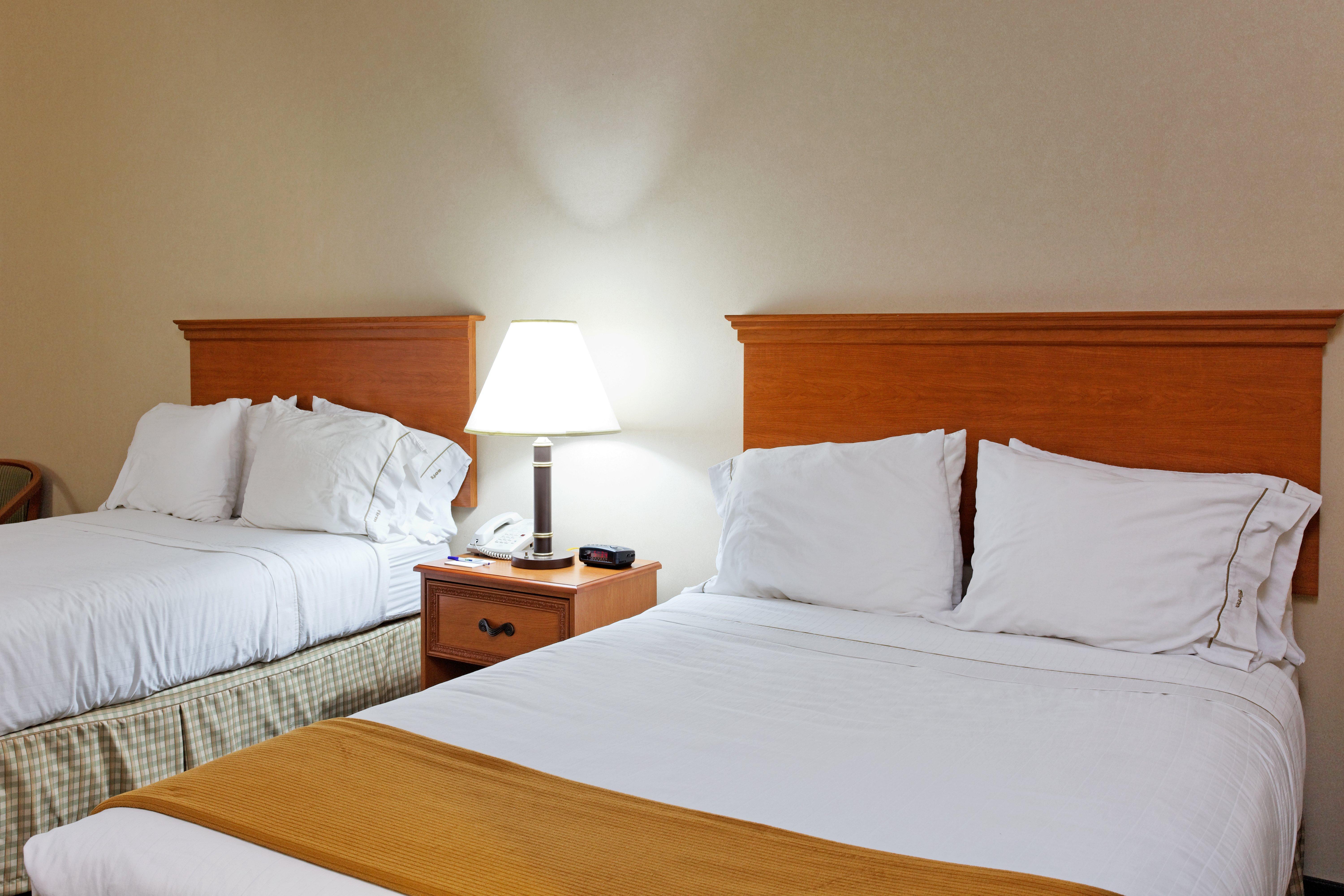 Holiday Inn Express & Suites Sylacauga Номер фото