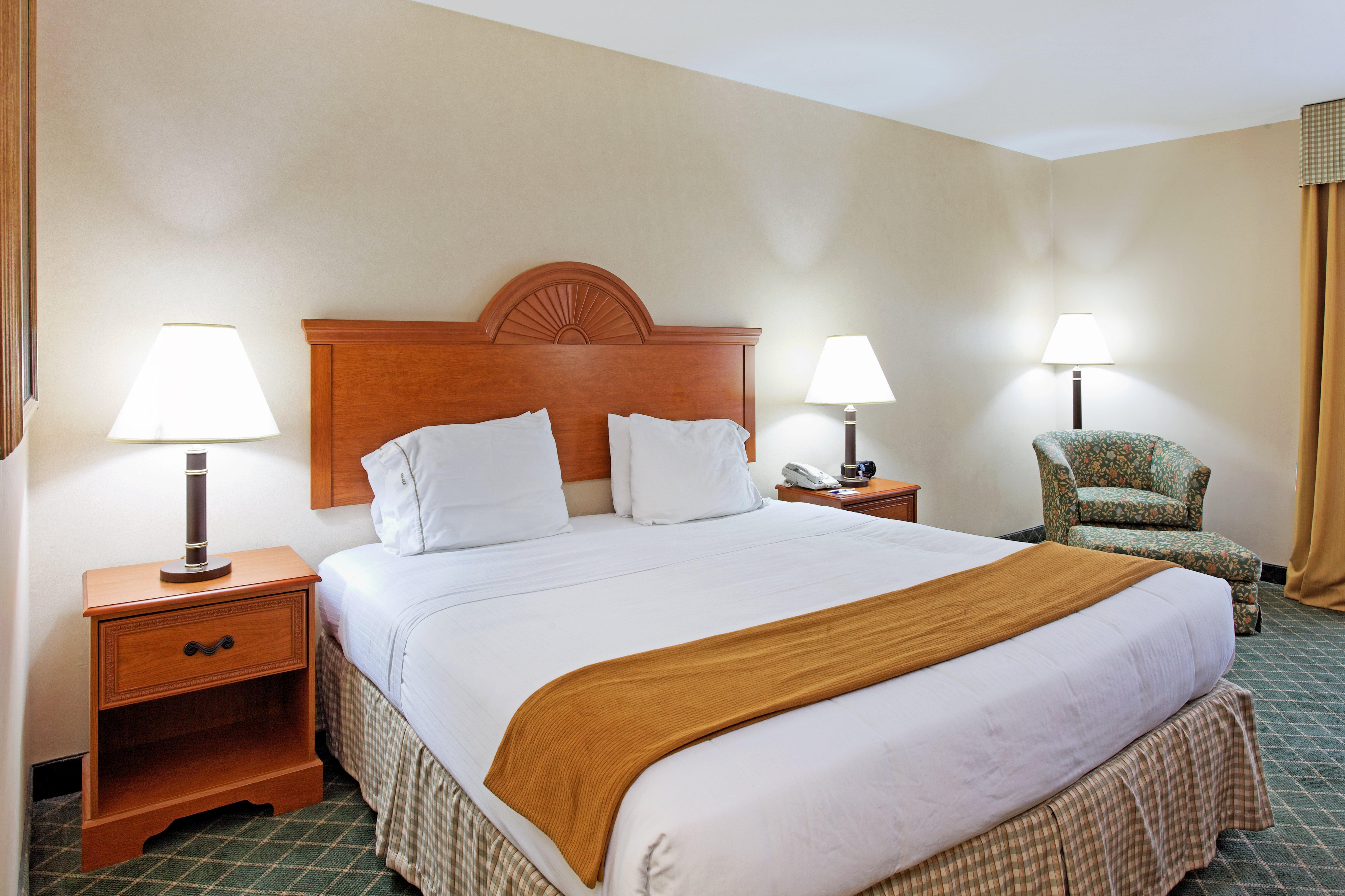 Holiday Inn Express & Suites Sylacauga Экстерьер фото